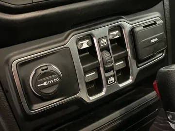 2021 Jeep Wrangler - image 23