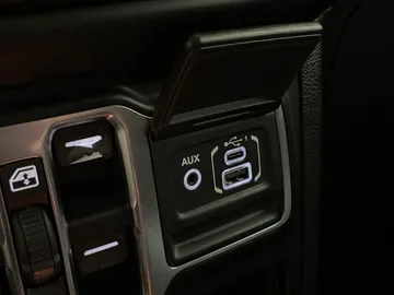 2021 Jeep Wrangler - image 26