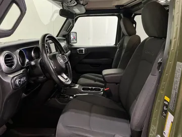 2021 Jeep Wrangler - image 3