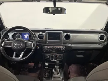 2021 Jeep Wrangler - image 4