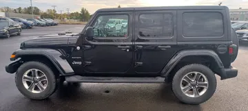 2023 Jeep Wrangler - image 4