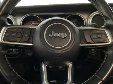 2021 Jeep Wrangler - image 17