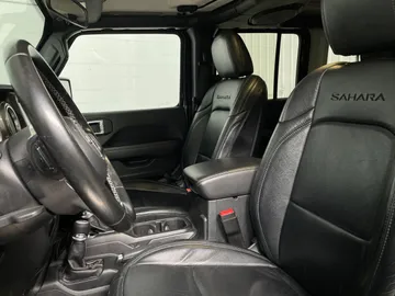 2021 Jeep Wrangler - image 3