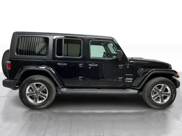 2021 Jeep Wrangler - image 2