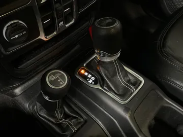 2021 Jeep Wrangler - image 26