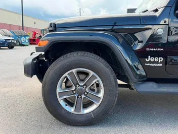 2021 Jeep Wrangler - image 7