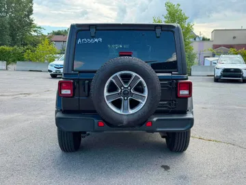 2021 Jeep Wrangler - image 4