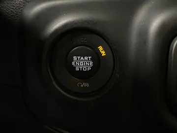 2021 Jeep Wrangler - image 27