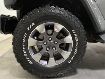 2020 Jeep Wrangler Unlimited - image 6