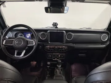 2020 Jeep Wrangler Unlimited - image 4