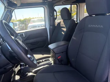2023 Jeep Wrangler - image 8