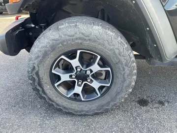 2021 Jeep Wrangler - image 7