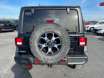 2021 Jeep Wrangler - image 6