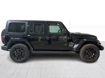 2022 Jeep Wrangler 4xe - image 9