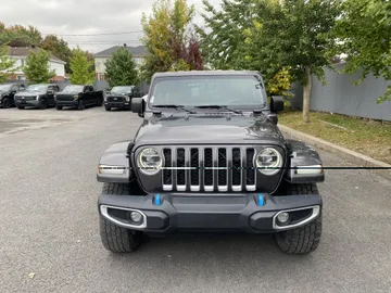 2022 Jeep Wrangler 4xe - image 2