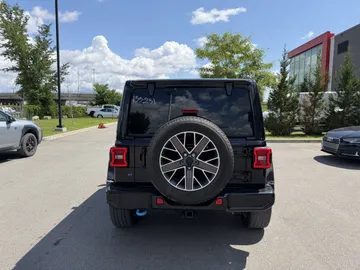 2022 Jeep Wrangler 4xe - image 6