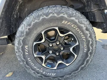 2023 Jeep Wrangler 4xe - image 7