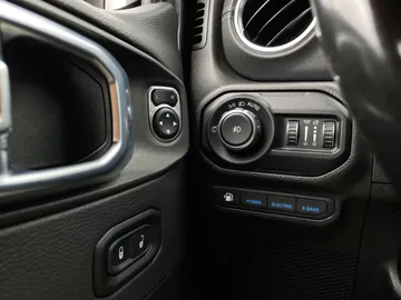 2022 Jeep Wrangler 4xe - image 26