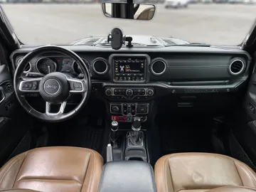 2022 Jeep Wrangler 4xe - image 4