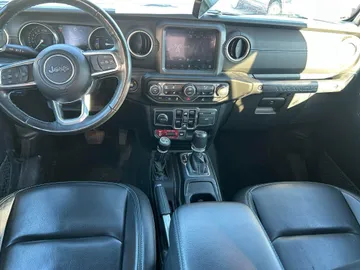 2022 Jeep Wrangler 4xe - image 9