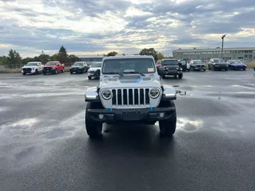 2022 Jeep Wrangler 4xe - image 2