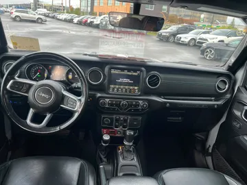 2022 Jeep Wrangler 4xe - image 10