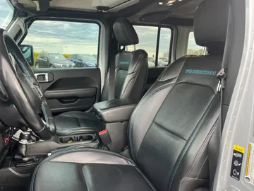 2022 Jeep Wrangler 4xe - image 9