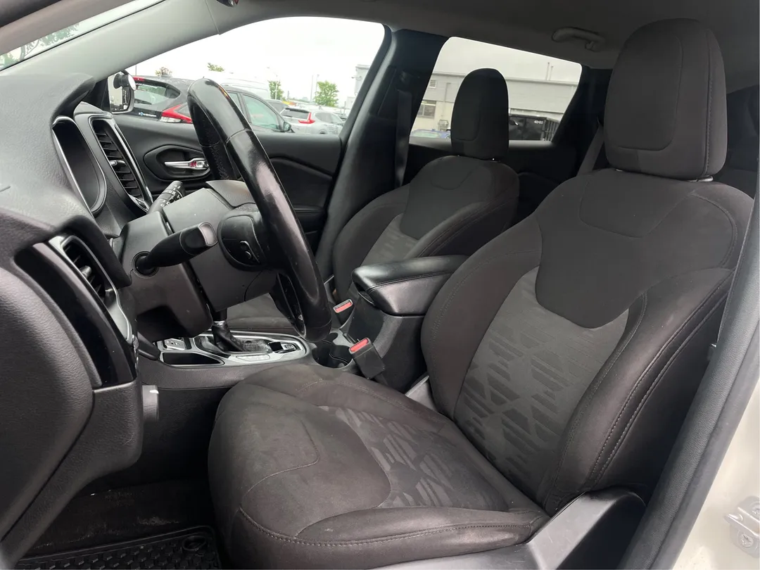 2019 Jeep Cherokee — photo 3