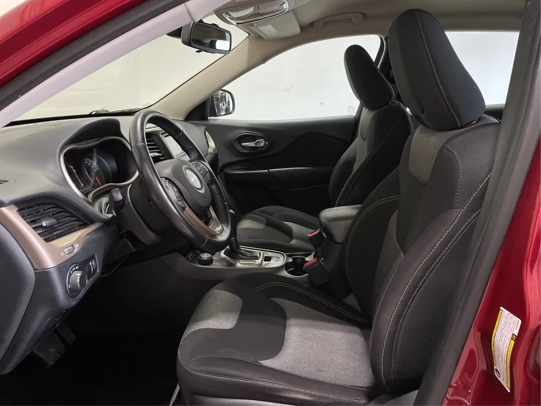 2016 Jeep Cherokee — photo 3