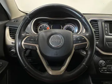 2016 Jeep Cherokee - image 21