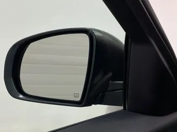 2016 Jeep Cherokee - image 16