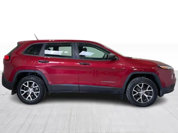2016 Jeep Cherokee - image 2