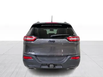2016 Jeep Cherokee - image 11