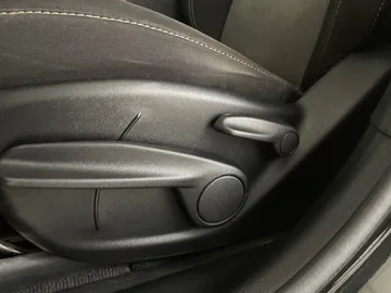2018 Jeep Cherokee - image 15