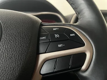 2018 Jeep Cherokee - image 21