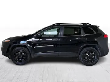 2018 Jeep Cherokee - image 4