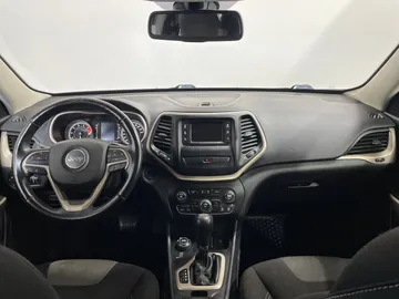 2018 Jeep Cherokee - image 18