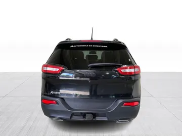 2018 Jeep Cherokee - image 7