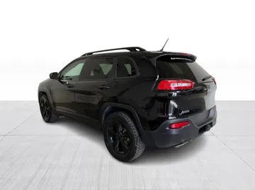 2018 Jeep Cherokee - image 6