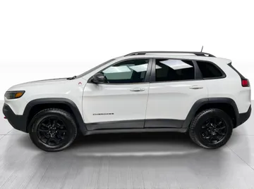 2019 Jeep Cherokee - image 9