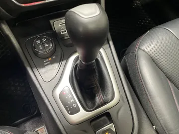 2017 Jeep Cherokee - image 27