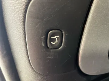 2017 Jeep Cherokee - image 31