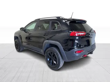 2017 Jeep Cherokee - image 11