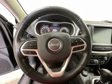 2017 Jeep Cherokee - image 25