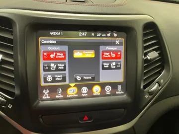 2017 Jeep Cherokee - image 23