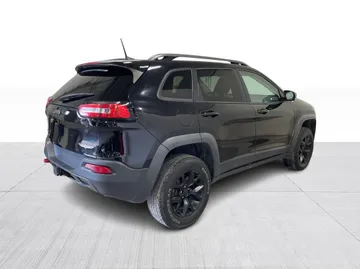 2017 Jeep Cherokee - image 14
