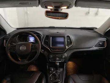 2022 Jeep Cherokee - image 4