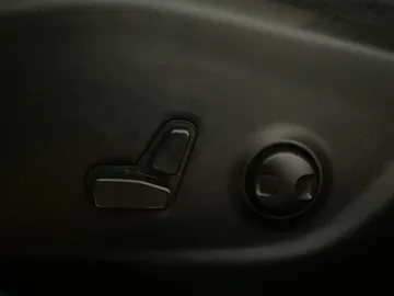2022 Jeep Cherokee - image 21