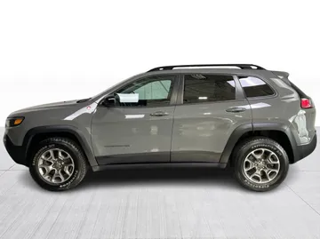 2022 Jeep Cherokee - image 11