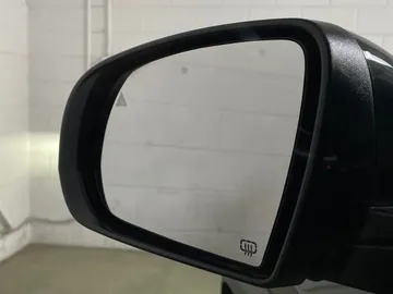 2022 Jeep Cherokee - image 22